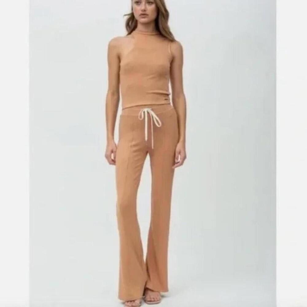 N:philanthropy ribbed set